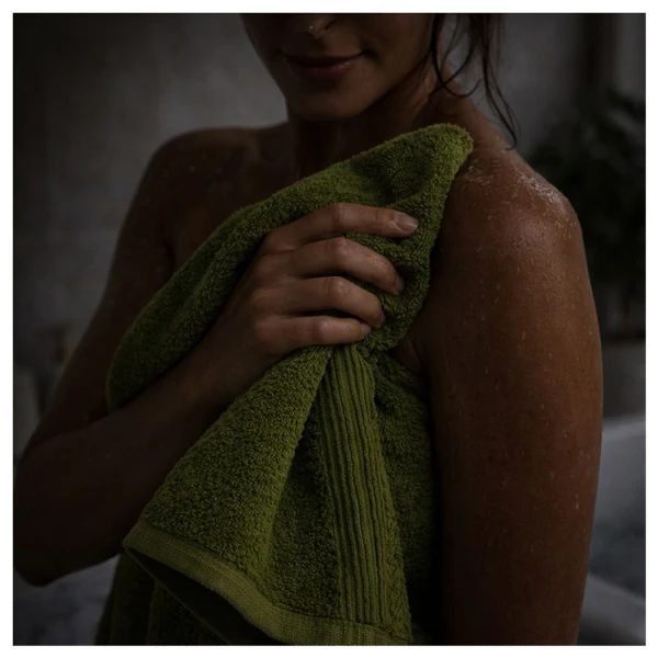 Scarlett Classics 450g bath towel – light colors collection