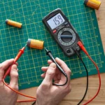 AMAZON COMMERCIAL 2000 COUNT MANUAL RANGING DIGITAL MULTIMETER | B07VY41YHM - Image 