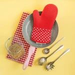 MINISO SILICONE OVEN GLOVE