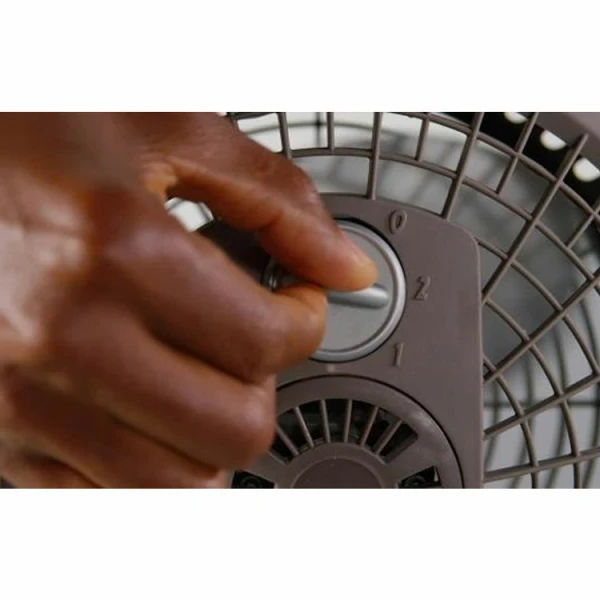 LASKO SMALL DESK FAN