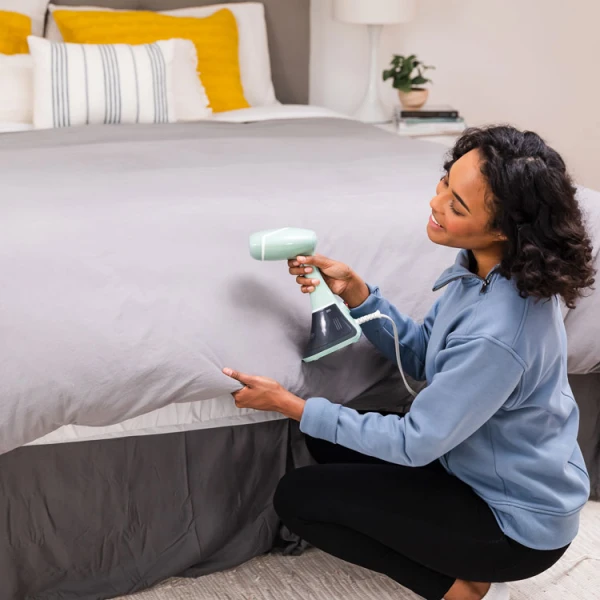 BLACK & DECKER CLASSIC CLOTHES STEAMER 1400WATT | HGS250-LA - Image 