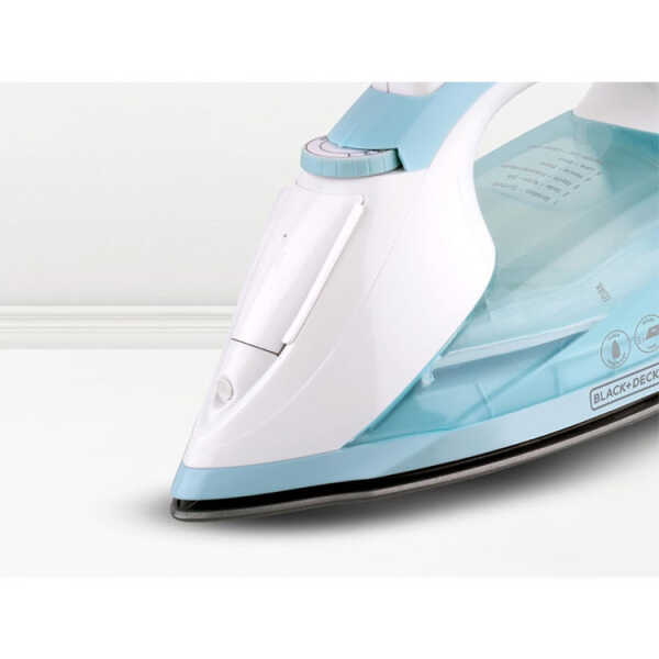 BLACK & DECKER LIGHT 'N EASY TRUEGLIDE NON-STICK STEAM IRON 120V 1200W LIGHT BLUE | IR1845 - Image 