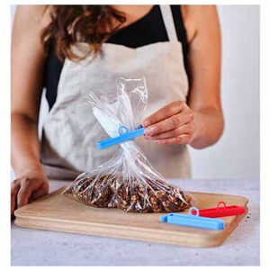 PLASTIC 10 CM RED + BLUE BAG CLIPS SET OF 6Â | HLE99266 - Image