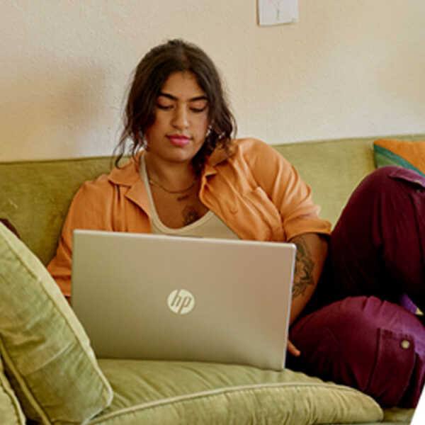 HP 15.6" FHD IPS TOUCH INTEL CORE I5-1334U 8GB 512GB SSD NATURAL SILVER | 15-FD0154WM - Image 