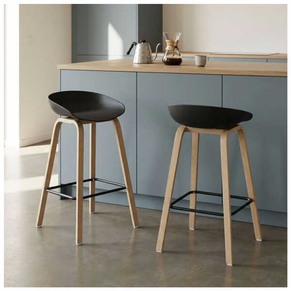 PLASTIC BAR STOOL ON METAL LEGS & STYLISH WOOD-LOOK FINISH | NS367465 - Image 