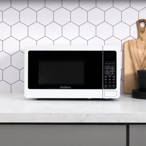 WEST BEND 0.7 CU.FT  MICROWAVE, 700W WHITE | WBMW71W - Image 