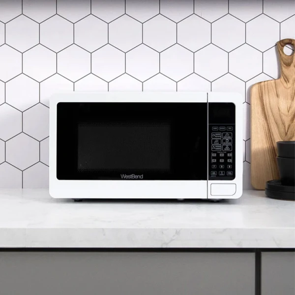 WEST BEND 0.7 CU.FT  MICROWAVE, 700W WHITE | WBMW71W - Image 