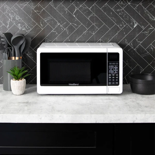 WEST BEND 0.7 CU.FT  MICROWAVE, 700W WHITE | WBMW71W - Image 