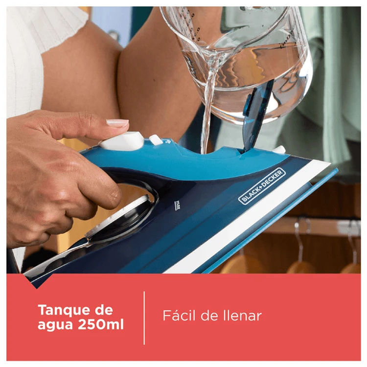 BLACK & DECKER 1200W Steam Iron with retractable cord, model ICR004B