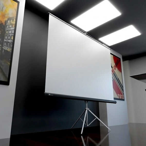 KLIP XTREME 92" PROJECTION SCREEN W/ TRIPOD | KPS-113 - Image 