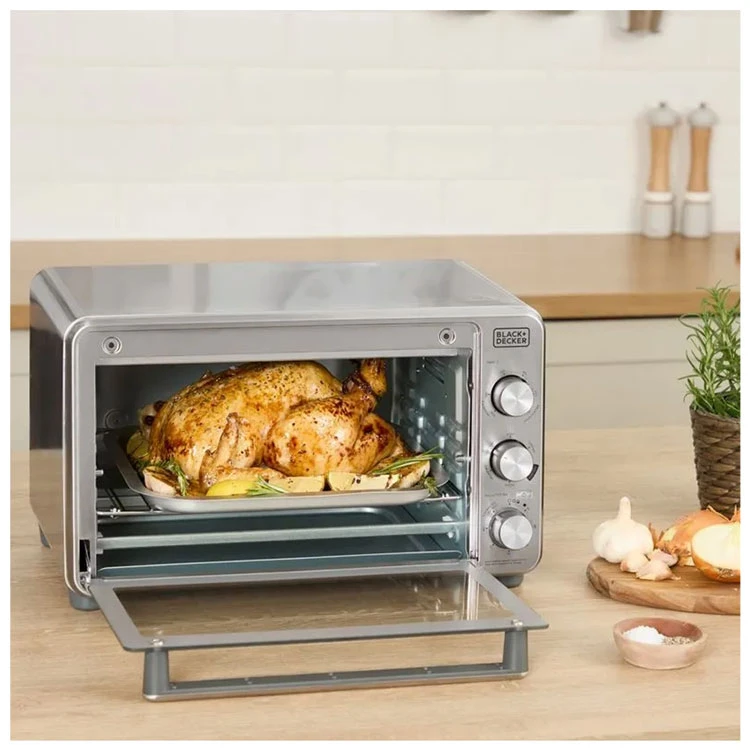 Front view of the BLACK & DECKER 23L toaster oven